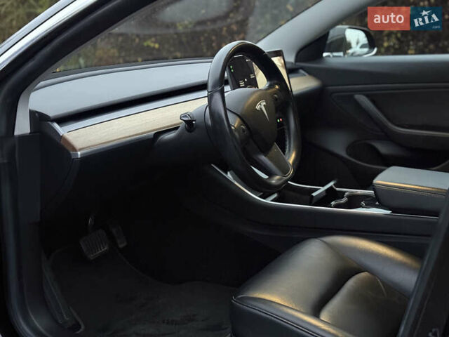 Черный Тесла Модель 3, объемом двигателя 0 л и пробегом 97 тыс. км за 14600 $, фото 37 на Automoto.ua