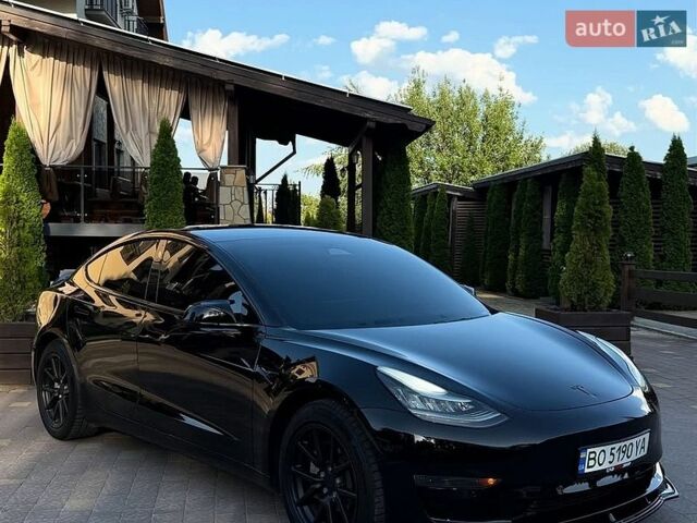 Чорний Тесла Модель 3, об'ємом двигуна 0 л та пробігом 142 тис. км за 11999 $, фото 1 на Automoto.ua