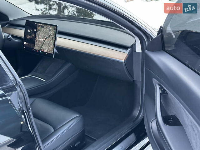 Черный Тесла Модель 3, объемом двигателя 0 л и пробегом 127 тыс. км за 16999 $, фото 38 на Automoto.ua