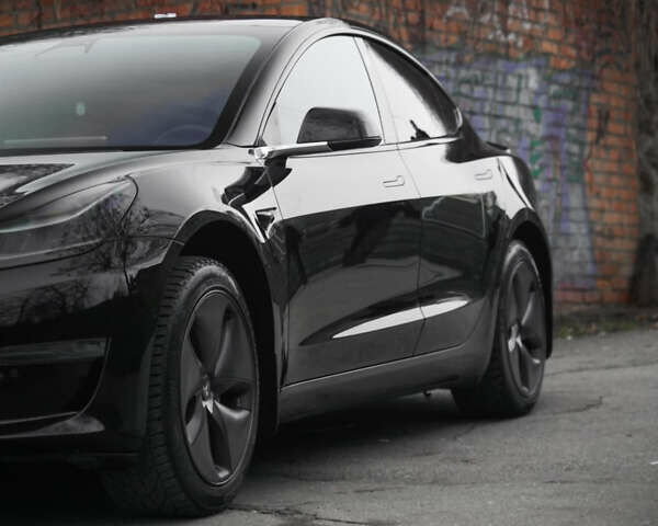 Черный Тесла Модель 3, объемом двигателя 0 л и пробегом 195 тыс. км за 19919 $, фото 33 на Automoto.ua