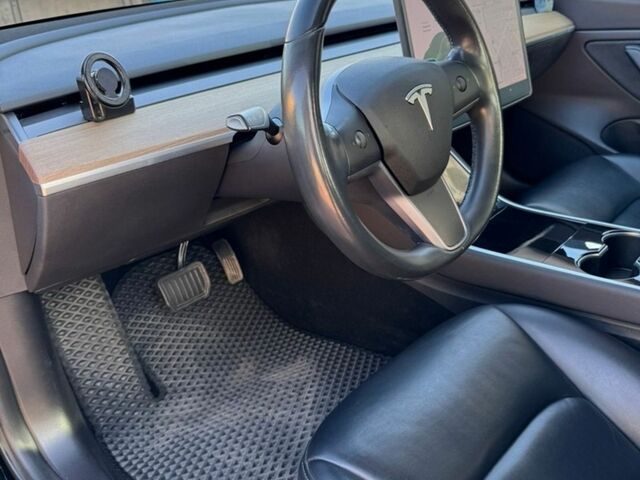 Чорний Тесла Модель 3, об'ємом двигуна 0 л та пробігом 82 тис. км за 17000 $, фото 14 на Automoto.ua
