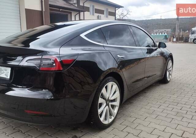 Черный Тесла Модель 3, объемом двигателя 0 л и пробегом 110 тыс. км за 18200 $, фото 1 на Automoto.ua