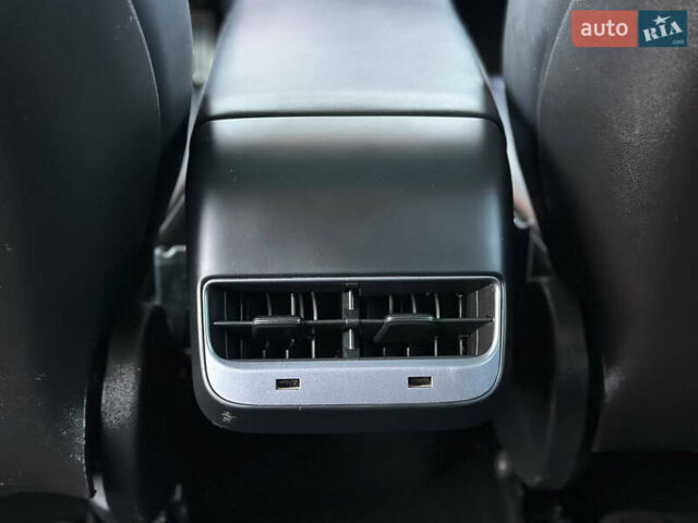 Черный Тесла Модель 3, объемом двигателя 0 л и пробегом 121 тыс. км за 19400 $, фото 59 на Automoto.ua