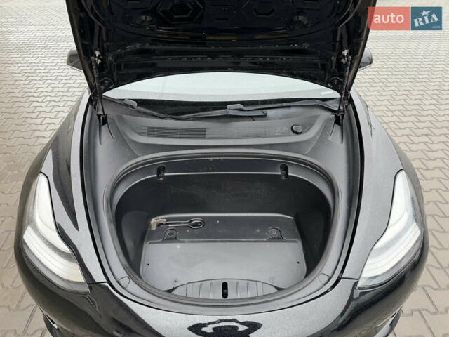 Чорний Тесла Модель 3, об'ємом двигуна 0 л та пробігом 81 тис. км за 15300 $, фото 33 на Automoto.ua