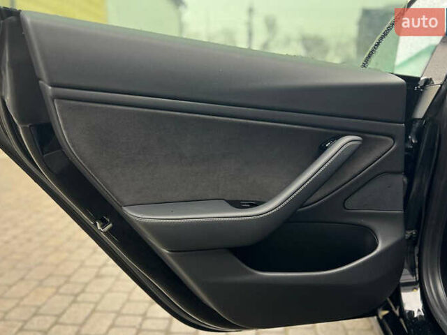 Черный Тесла Модель 3, объемом двигателя 0 л и пробегом 95 тыс. км за 16800 $, фото 21 на Automoto.ua