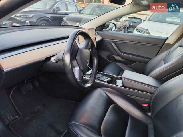 Черный Тесла Модель 3, объемом двигателя 0 л и пробегом 120 тыс. км за 18888 $, фото 41 на Automoto.ua