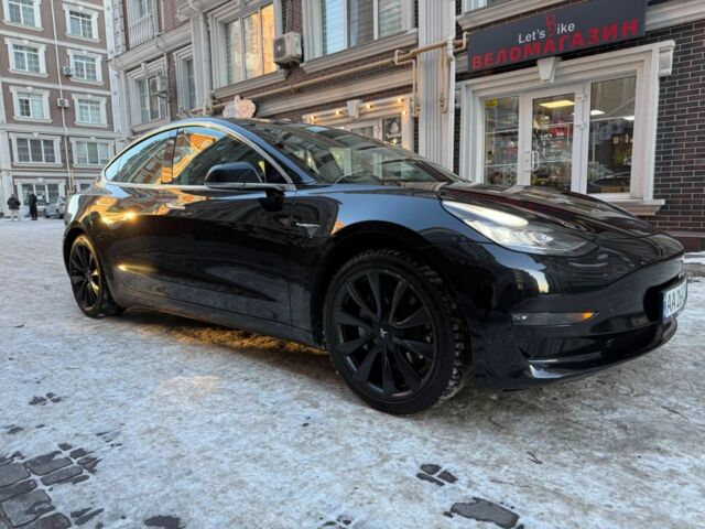 Черный Тесла Модель 3, объемом двигателя 0 л и пробегом 70 тыс. км за 17000 $, фото 3 на Automoto.ua
