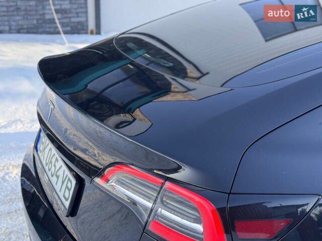 Чорний Тесла Модель 3, об'ємом двигуна 0 л та пробігом 77 тис. км за 14500 $, фото 30 на Automoto.ua