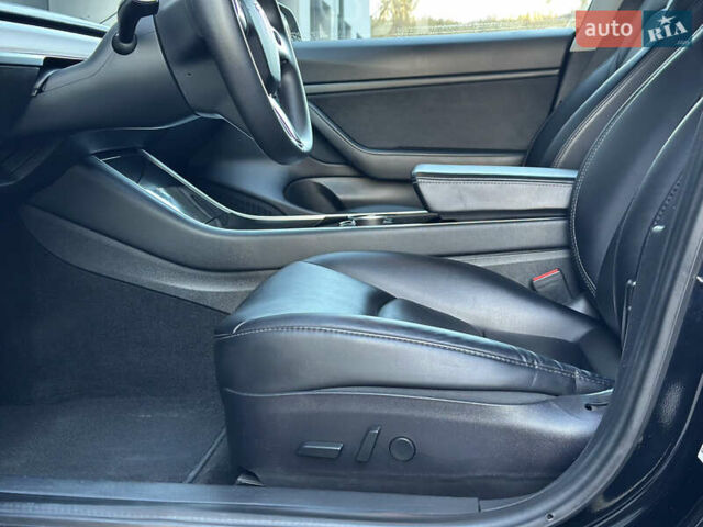 Черный Тесла Модель 3, объемом двигателя 0 л и пробегом 121 тыс. км за 19400 $, фото 54 на Automoto.ua