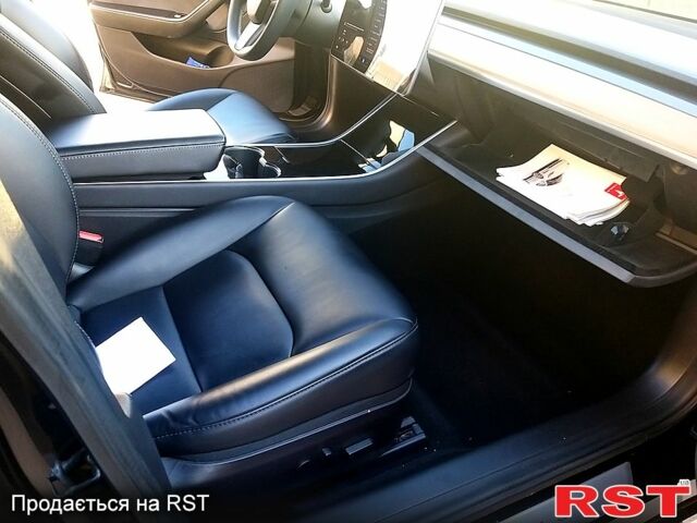 Черный Тесла Модель 3, объемом двигателя 0.18 л и пробегом 46 тыс. км за 17950 $, фото 9 на Automoto.ua