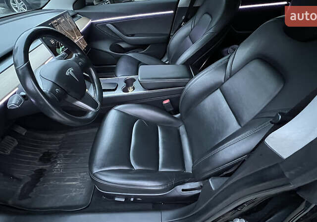 Чорний Тесла Модель 3, об'ємом двигуна 0 л та пробігом 251 тис. км за 13900 $, фото 12 на Automoto.ua