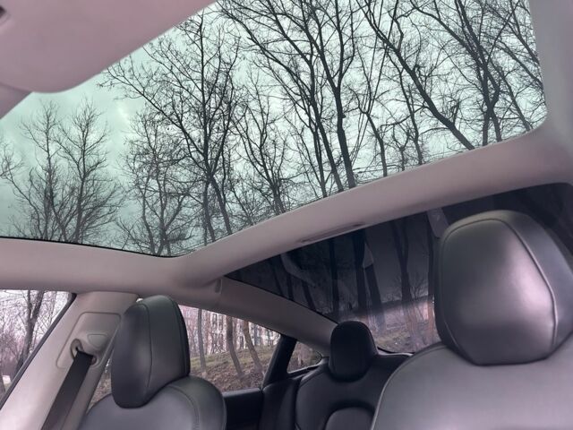 Чорний Тесла Модель 3, об'ємом двигуна 0 л та пробігом 180 тис. км за 17500 $, фото 3 на Automoto.ua