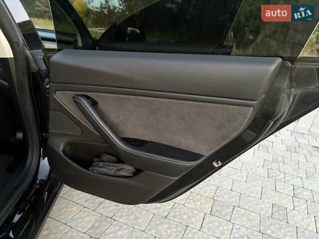 Черный Тесла Модель 3, объемом двигателя 0 л и пробегом 132 тыс. км за 14999 $, фото 29 на Automoto.ua