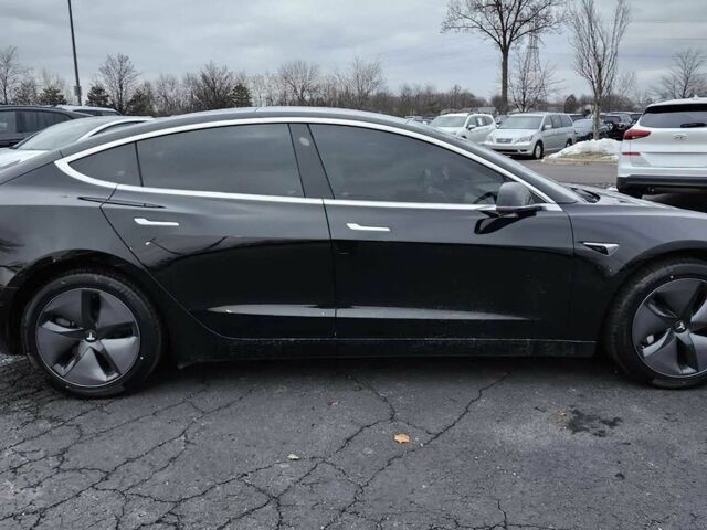 Черный Тесла Модель 3, объемом двигателя 0 л и пробегом 37 тыс. км за 8900 $, фото 5 на Automoto.ua