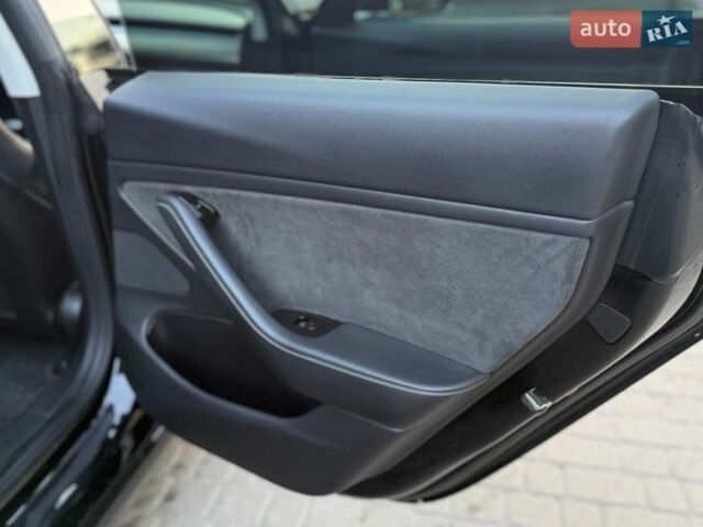 Черный Тесла Модель 3, объемом двигателя 0 л и пробегом 152 тыс. км за 16750 $, фото 10 на Automoto.ua