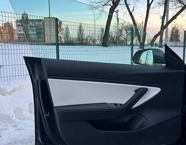Черный Тесла Модель 3, объемом двигателя 0 л и пробегом 220 тыс. км за 14500 $, фото 15 на Automoto.ua