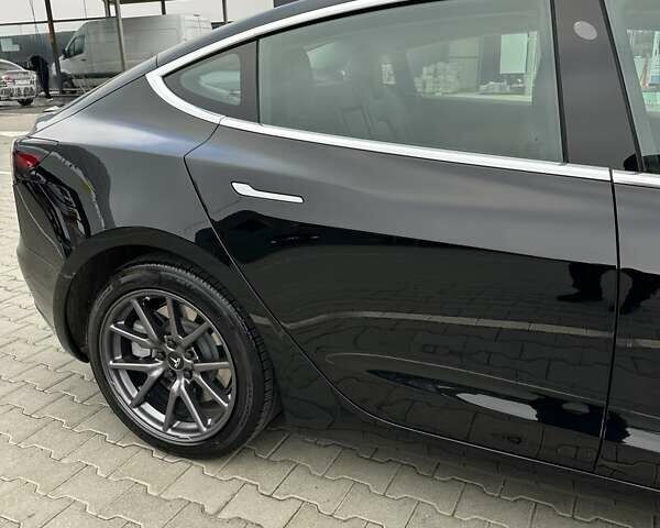 Черный Тесла Модель 3, объемом двигателя 0 л и пробегом 172 тыс. км за 16700 $, фото 5 на Automoto.ua