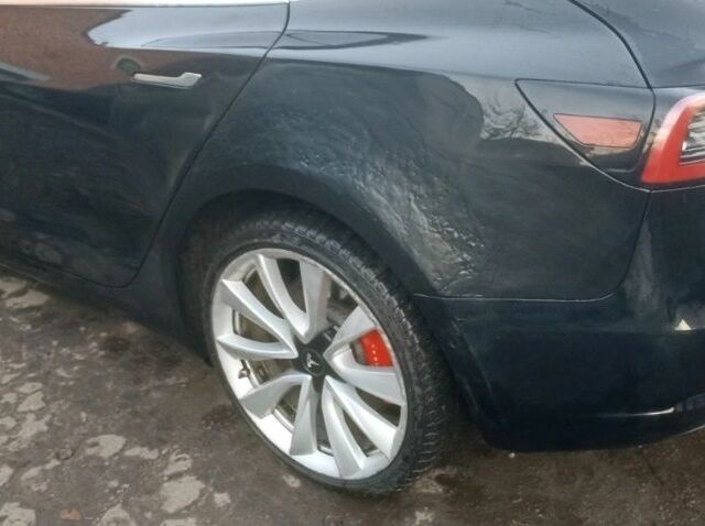 Черный Тесла Модель 3, объемом двигателя 0 л и пробегом 205 тыс. км за 16500 $, фото 4 на Automoto.ua