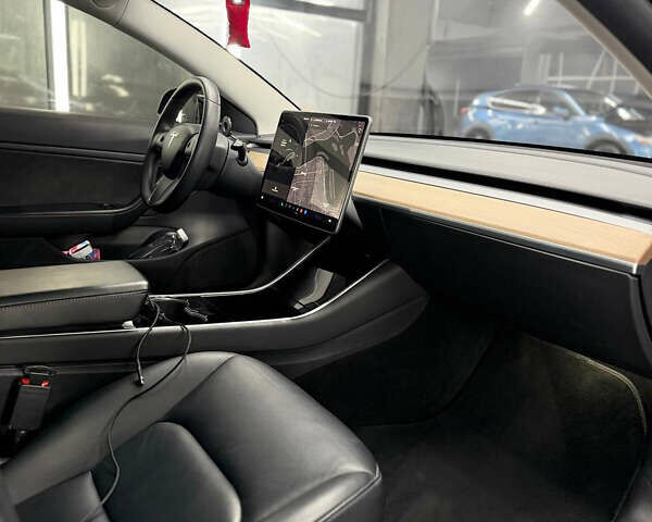 Чорний Тесла Модель 3, об'ємом двигуна 0 л та пробігом 84 тис. км за 20000 $, фото 14 на Automoto.ua