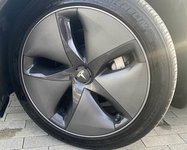 Чорний Тесла Модель 3, об'ємом двигуна 0 л та пробігом 61 тис. км за 24800 $, фото 20 на Automoto.ua