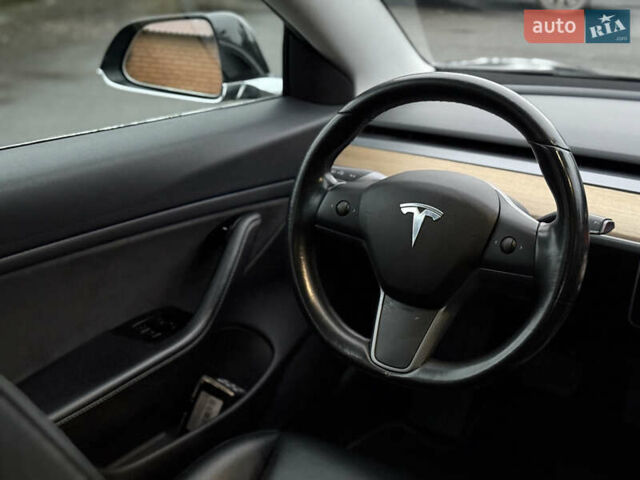 Черный Тесла Модель 3, объемом двигателя 0 л и пробегом 97 тыс. км за 14600 $, фото 17 на Automoto.ua