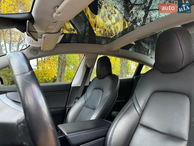 Черный Тесла Модель 3, объемом двигателя 0 л и пробегом 65 тыс. км за 25390 $, фото 15 на Automoto.ua