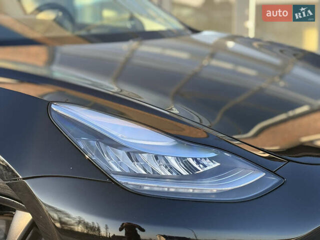 Чорний Тесла Модель 3, об'ємом двигуна 0 л та пробігом 117 тис. км за 18999 $, фото 10 на Automoto.ua