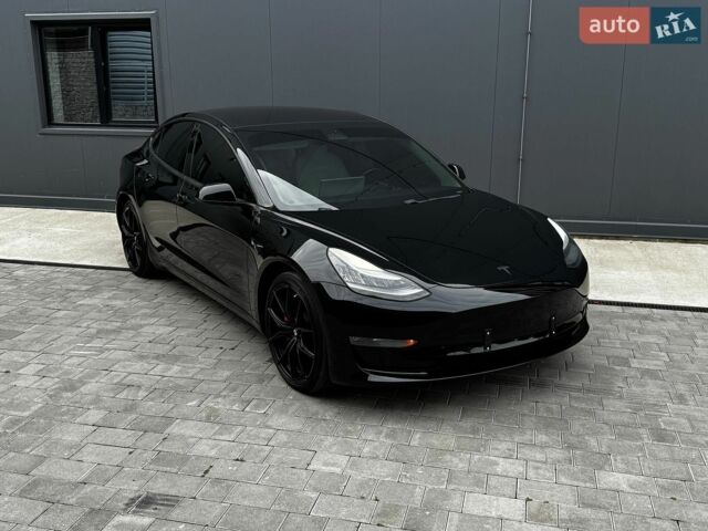 Черный Тесла Модель 3, объемом двигателя 0 л и пробегом 210 тыс. км за 15699 $, фото 4 на Automoto.ua