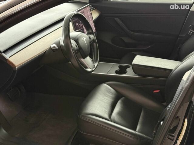 Черный Тесла Модель 3, объемом двигателя 0 л и пробегом 120 тыс. км за 16940 $, фото 10 на Automoto.ua