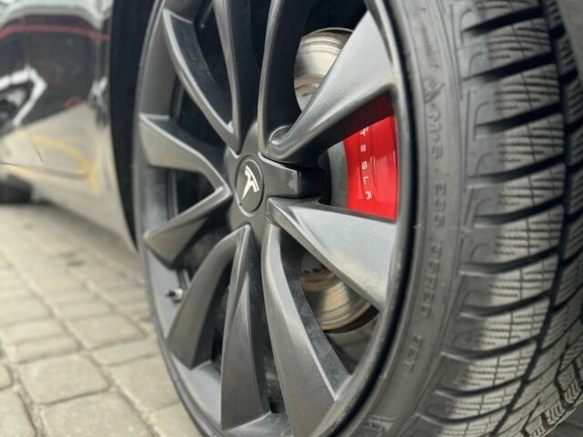 Черный Тесла Модель 3, объемом двигателя 0 л и пробегом 47 тыс. км за 18000 $, фото 5 на Automoto.ua