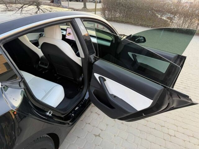 Чорний Тесла Модель 3, об'ємом двигуна 0 л та пробігом 92 тис. км за 16900 $, фото 6 на Automoto.ua