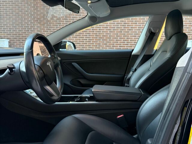 Черный Тесла Модель 3, объемом двигателя 0 л и пробегом 70 тыс. км за 17000 $, фото 10 на Automoto.ua