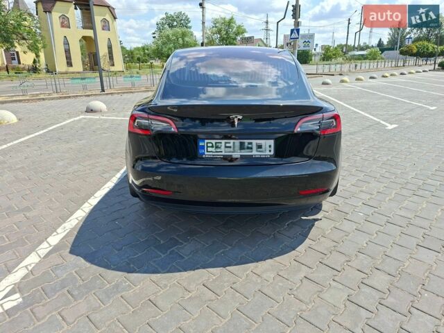 Чорний Тесла Модель 3, об'ємом двигуна 0 л та пробігом 52 тис. км за 13700 $, фото 4 на Automoto.ua