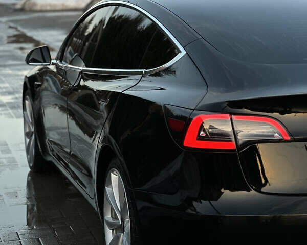 Чорний Тесла Модель 3, об'ємом двигуна 0 л та пробігом 170 тис. км за 15500 $, фото 9 на Automoto.ua