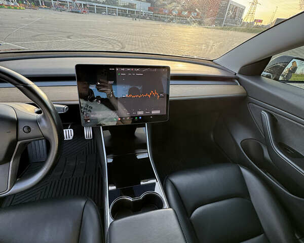 Чорний Тесла Модель 3, об'ємом двигуна 0 л та пробігом 127 тис. км за 18500 $, фото 19 на Automoto.ua