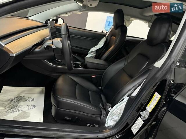 Чорний Тесла Модель 3, об'ємом двигуна 0 л та пробігом 88 тис. км за 12999 $, фото 14 на Automoto.ua