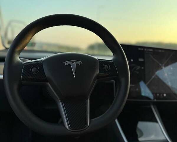 Черный Тесла Модель 3, объемом двигателя 0 л и пробегом 180 тыс. км за 17300 $, фото 6 на Automoto.ua