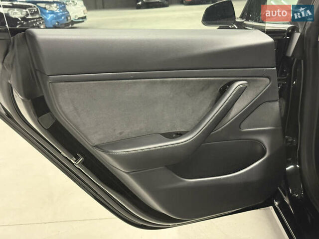 Черный Тесла Модель 3, объемом двигателя 0 л и пробегом 209 тыс. км за 17900 $, фото 45 на Automoto.ua