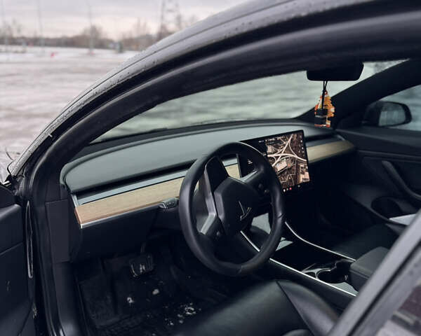 Чорний Тесла Модель 3, об'ємом двигуна 0 л та пробігом 186 тис. км за 15500 $, фото 8 на Automoto.ua