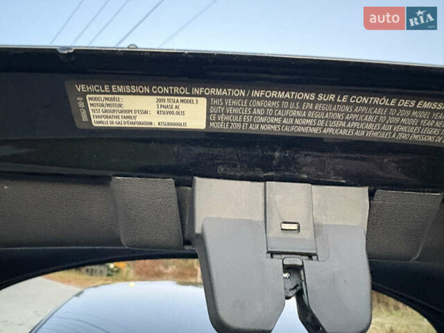 Черный Тесла Модель 3, объемом двигателя 0 л и пробегом 132 тыс. км за 14999 $, фото 30 на Automoto.ua