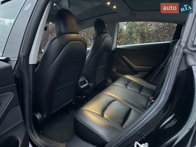 Черный Тесла Модель 3, объемом двигателя 0 л и пробегом 97 тыс. км за 14600 $, фото 41 на Automoto.ua