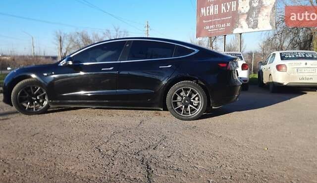 Чорний Тесла Модель 3, об'ємом двигуна 0 л та пробігом 197 тис. км за 18600 $, фото 8 на Automoto.ua