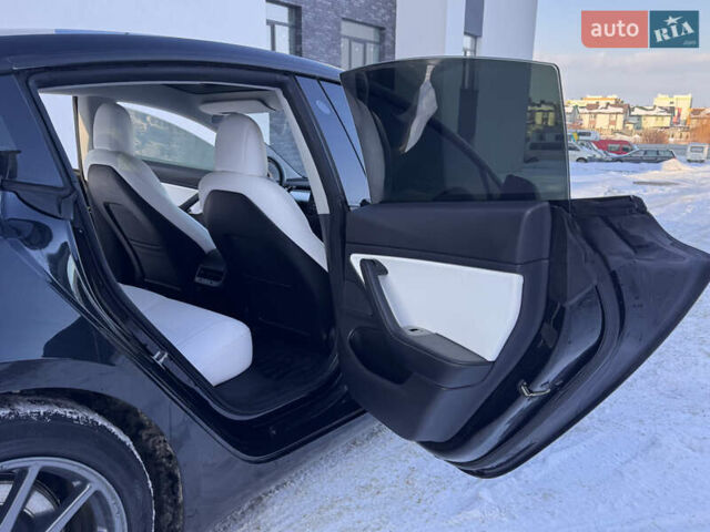 Чорний Тесла Модель 3, об'ємом двигуна 0 л та пробігом 77 тис. км за 14500 $, фото 10 на Automoto.ua
