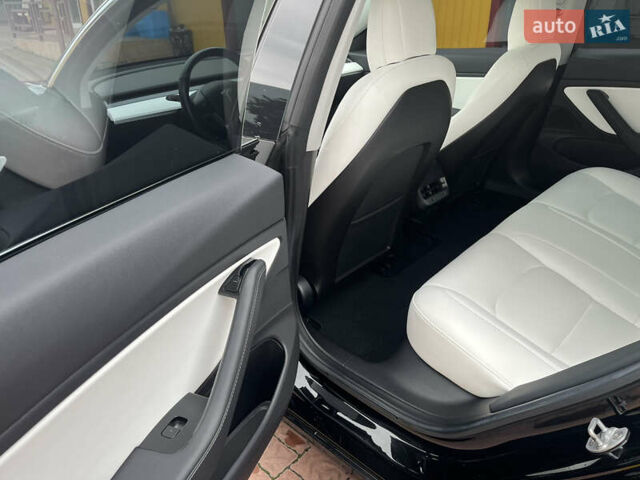 Черный Тесла Модель 3, объемом двигателя 0 л и пробегом 48 тыс. км за 18000 $, фото 33 на Automoto.ua