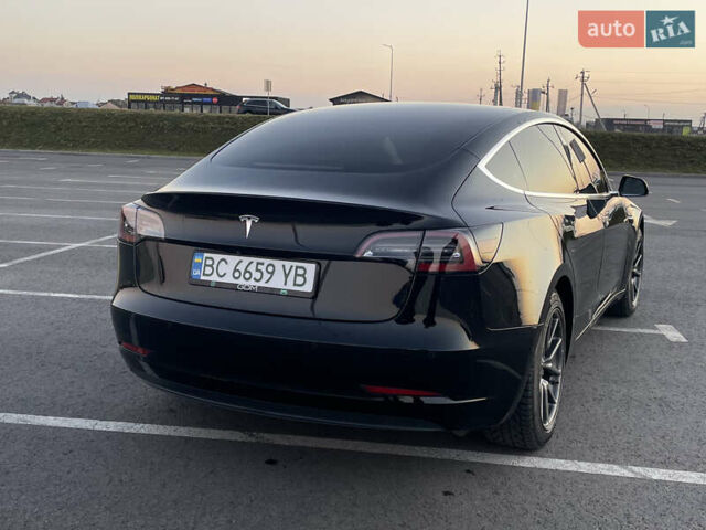 Черный Тесла Модель 3, объемом двигателя 0 л и пробегом 61 тыс. км за 14800 $, фото 4 на Automoto.ua