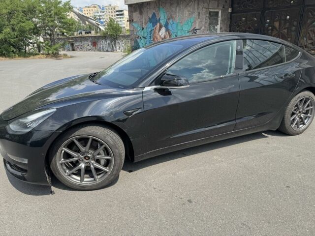 Черный Тесла Модель 3, объемом двигателя 0 л и пробегом 74 тыс. км за 15300 $, фото 1 на Automoto.ua