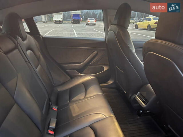 Черный Тесла Модель 3, объемом двигателя 0 л и пробегом 77 тыс. км за 20000 $, фото 79 на Automoto.ua