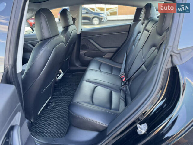 Тесла Модель 3 2019 у Києві на Automoto.ua Чорний Тесла Модель 3, об'ємом двигуна 0 л та пробігом 170 тис. км за 19900 $, фото 10 на Automoto.ua