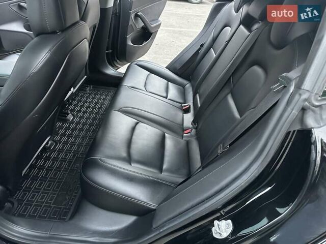 Чорний Тесла Модель 3, об'ємом двигуна 0 л та пробігом 98 тис. км за 16600 $, фото 10 на Automoto.ua