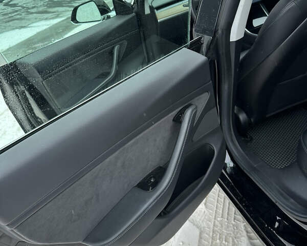 Чорний Тесла Модель 3, об'ємом двигуна 0 л та пробігом 74 тис. км за 19200 $, фото 12 на Automoto.ua